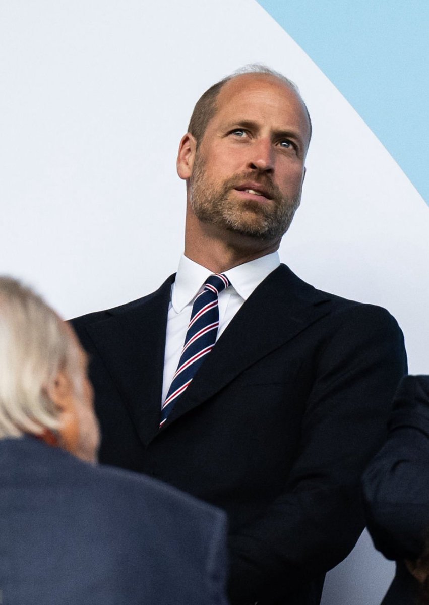 isaguor's tweet image. What a man 🤤

The Prince William.