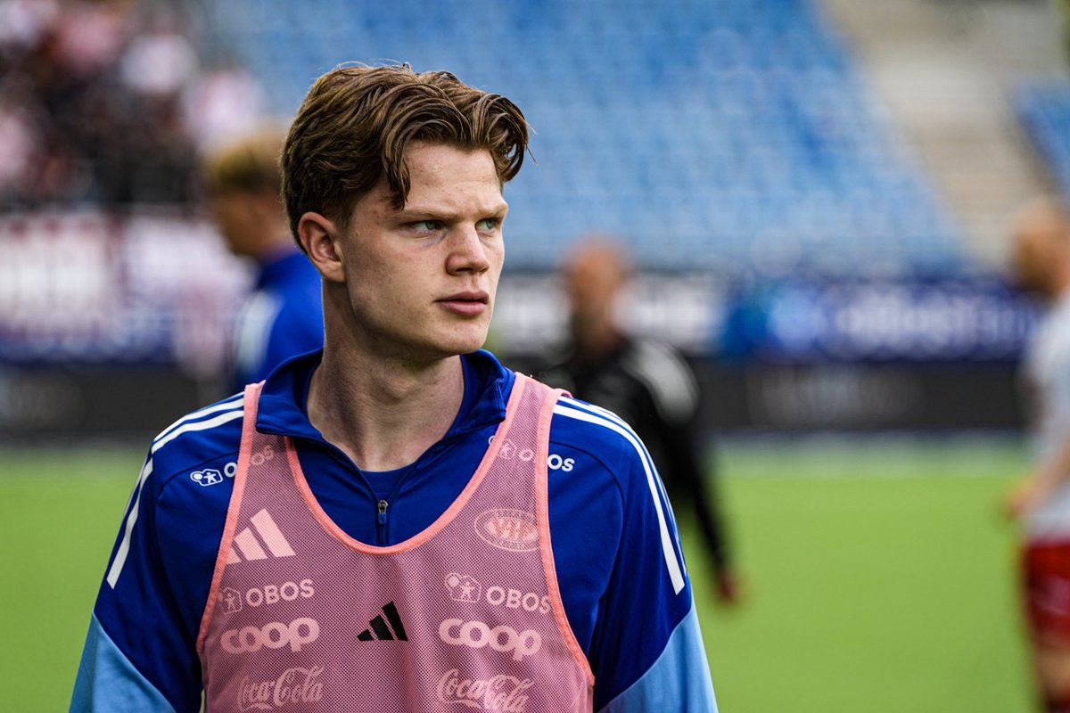 Lorents Apold-Aasen med hattrick for Vålerenga 2 i dagens bortekamp mot Førde! 🔥

Det endte til slutt 3-3 etter at Vålerenga måtte spille én omgang med 10 spillere på grunn av rødt kort. 

Kampfakta 📲 fotball.no/fotballdata/ka…