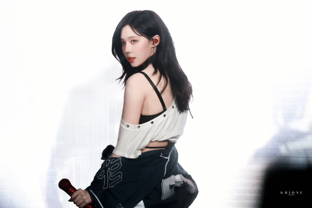 ikes_8229's tweet image. 김민정 눈빛으로 무대 다 씹어먹는 거
진짜 너무너무너무 좋음 ..