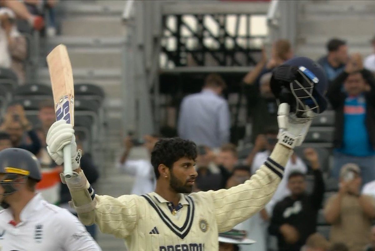 MaddyMadhav_'s tweet image. Played 11 test matches overall. Already played two greatest knocks in the history of Indian Cricket @Sundarwashi5 🔥