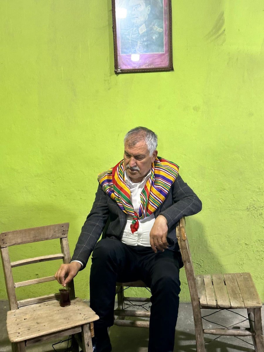 Bir iftiracının 11 yıl önce Adana’da gerçekleştirildiğini iddia ettiği bir suçlama sebebiyle Adana Büyükşehir Belediye Başkanımız Zeydan Karalar Silivri’de tutsak ediliyor. 

Adana’ya ömrünü vermiş, her sokağında izi olan Adana gibi Başkan Zeydan Karalar, bu iftiralara Adana’da