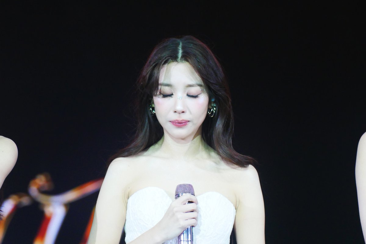 NattapachPoung's tweet image. 😍🥰
#KaewNatruja #GlowupGlamupConcer