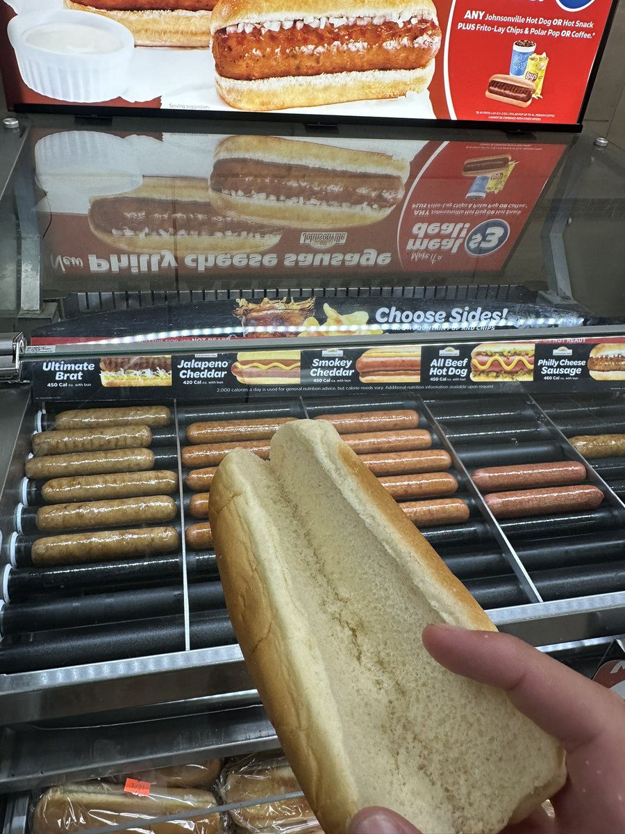 mr_snuts19's tweet image. Hung marinara sauce on my way to 6 hours in 90 degree heat. Gas station brat has to be the club. #snuts