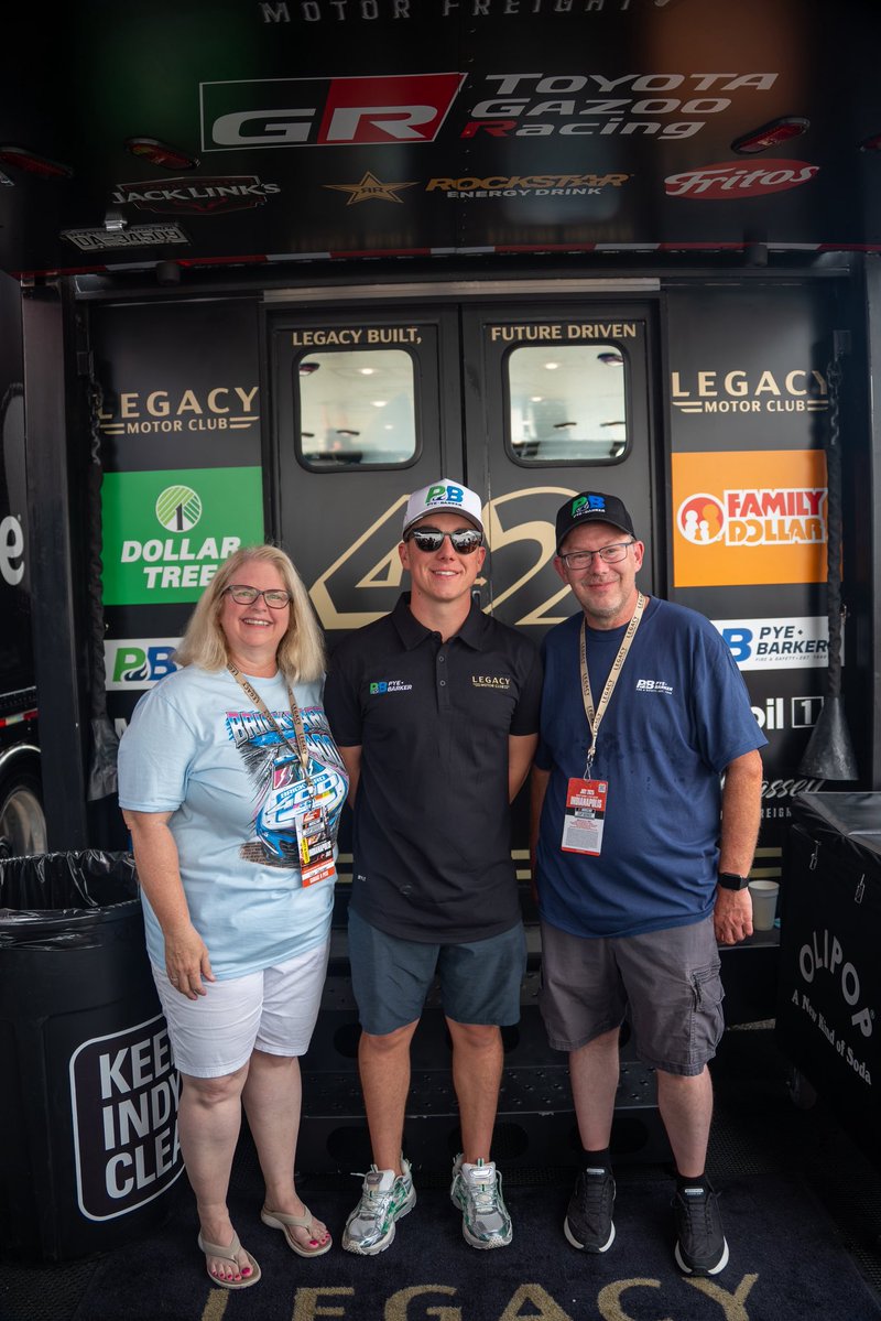 LEGACYMotorClub's tweet image. Chattin’ before we chase the bricks!