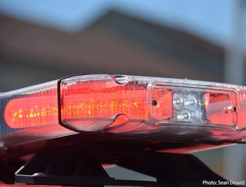 HfxMda's tweet image. Emergency crews are investigating smoke from the woods at Second Lake and are currently staged on First Lake Dr. Use caution in the area #hfxtraffic
