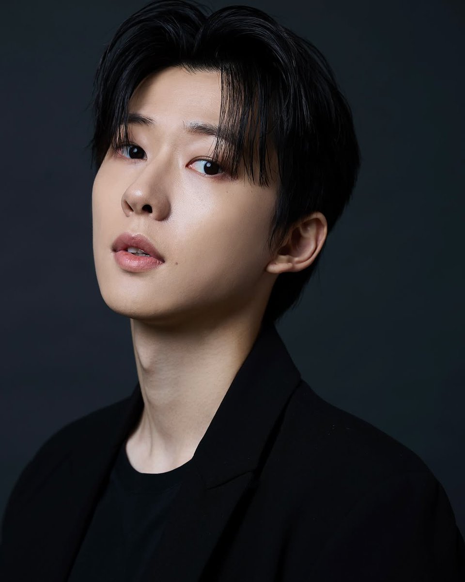nugupromo's tweet image. Kim Yeonkuk (formerly of NOIR and Produce 101 Season 2) has shared a second set of new profile shots!