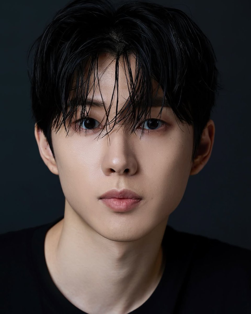 nugupromo's tweet image. Kim Yeonkuk (formerly of NOIR and Produce 101 Season 2) has shared a second set of new profile shots!