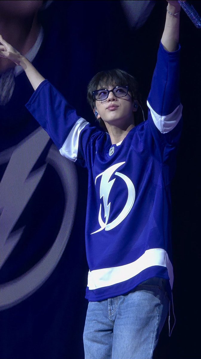 VII 🦖🦕 tweet media