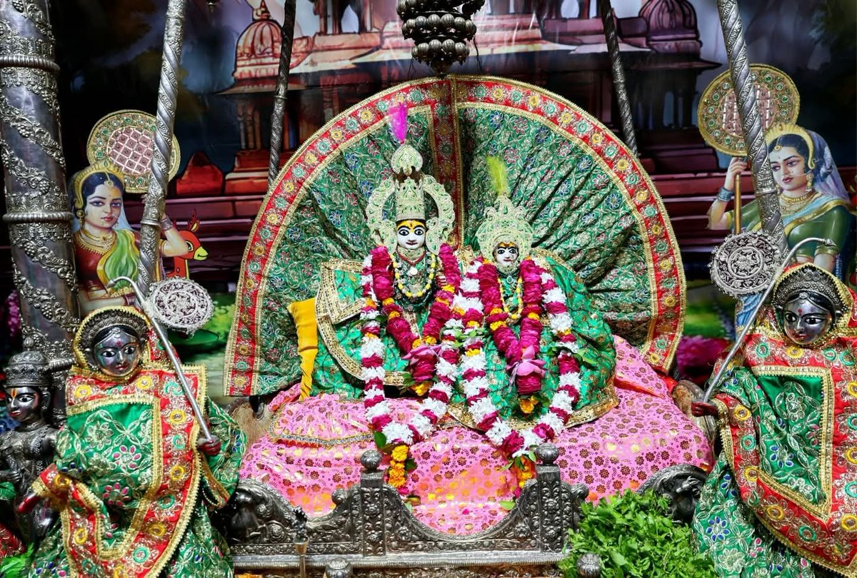 contact_ashi's tweet image. श्री कनक भवन अयोध्या धाम में आज दिनांक 27-07-2025 को आयोजित झूलन की अद्भुत और अलौकिक झाँकी.....