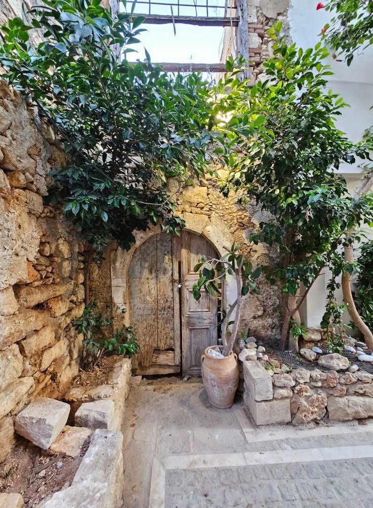 JanBaynham's tweet image. Another 5⭐️ review on NetGalley for The Silent Sister. Thank you!
🇬🇷🇬🇷 ‘I enjoyed this book.
The story kept you turning the pages as you read about secrets being revealed and the impact they have to a family.
I highly recommend this book.’ 🇬🇷🇬🇷
