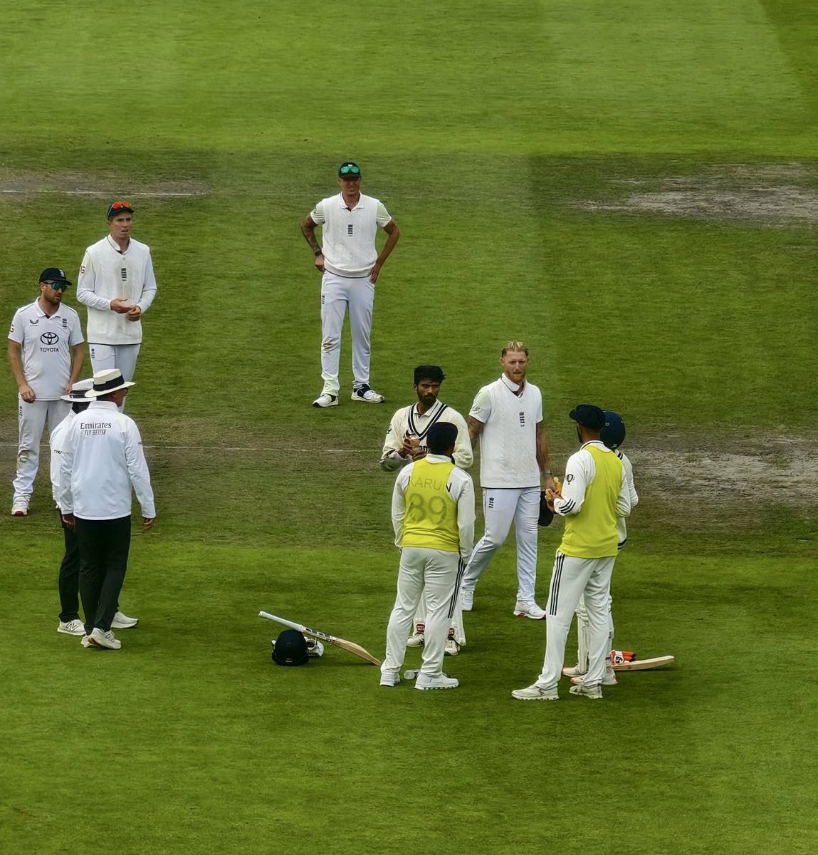 darshanpathak's tweet image. Lost 2 wickets at 0, trailing by 311 and 150 overs to defend at Old Trafford. Brilliant resilience shown by team India led from the front by skipper Gill. Superb knocks from KL, Sundar and Jadeja. England looked frustrated and rattled. One for the history books. #INDvsEND