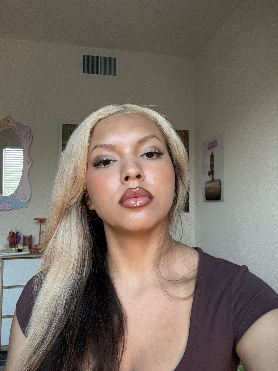 lmsocurious's tweet image. U SUCHA DIVVVAAAA