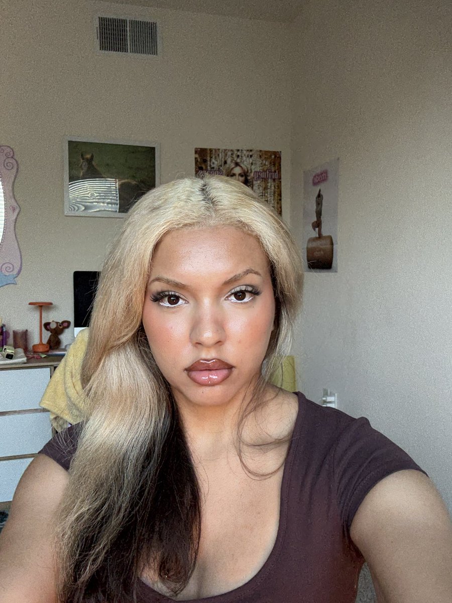 lmsocurious's tweet image. U SUCHA DIVVVAAAA