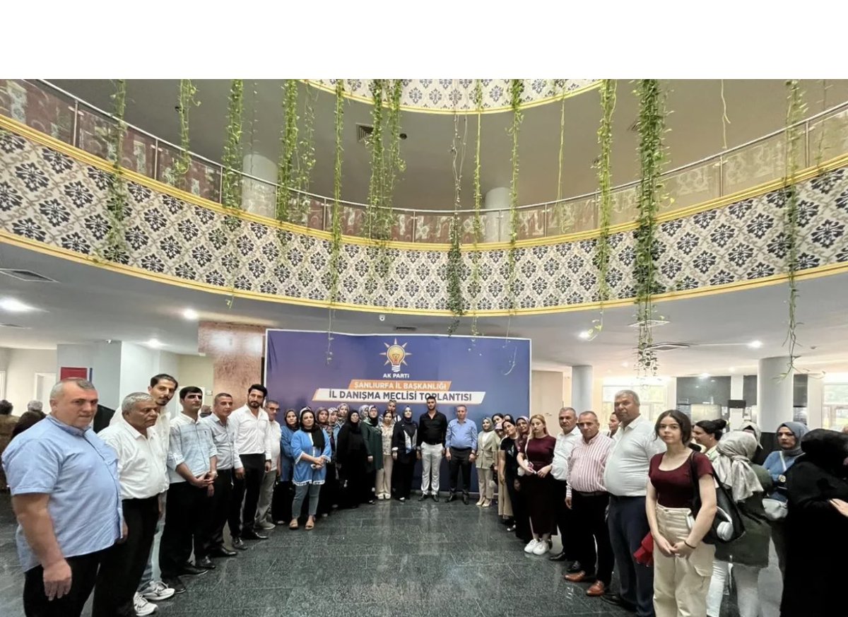 kekebucak's tweet photo. Siverek AK Parti İlçe Başkanımız Sn. Cengiz Özeyranoğlu, Kadın Kolları Başkanımız Sn. Rahime Tüysüz Denizedalan, Gençlik Kolları Başkanımız Sn. Ramazan Acar ve teşkilatımızın kıymetli yol arkadaşlarıyla birlikte İl Danışma Meclisi Toplantısı’na katıldık.

AK Parti Şanlıurfa İl Başkanımız Sn. @milhamigunbegi’nin ev sahipliğinde, birlik ve dayanışma ruhuyla daha güçlü yarınlar için yolumuza kararlılıkla devam ediyoruz.
 
@RTErdogan 
@Akparti 
@eyupkadirinan
@mustafademir 
@tugbaisikercan 
@abuyukgumus 
@avyusufibis 
@milhamigunbegi 
@Cengizozeyran82 
@bucakalimurat82
@akpartiurfa 
@aksiverek

#Siverek #BirlikteGüçlüyüz #AKParti