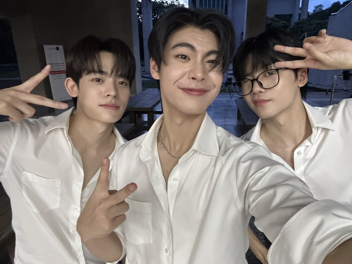 tthi_eks's tweet image. โต้ง ฉิน คิม ฝันดีทุกคนคืนนี้คราฟ🌙✨
Duang With You Q2
#ด้วงQ2แล้วนะเธอ