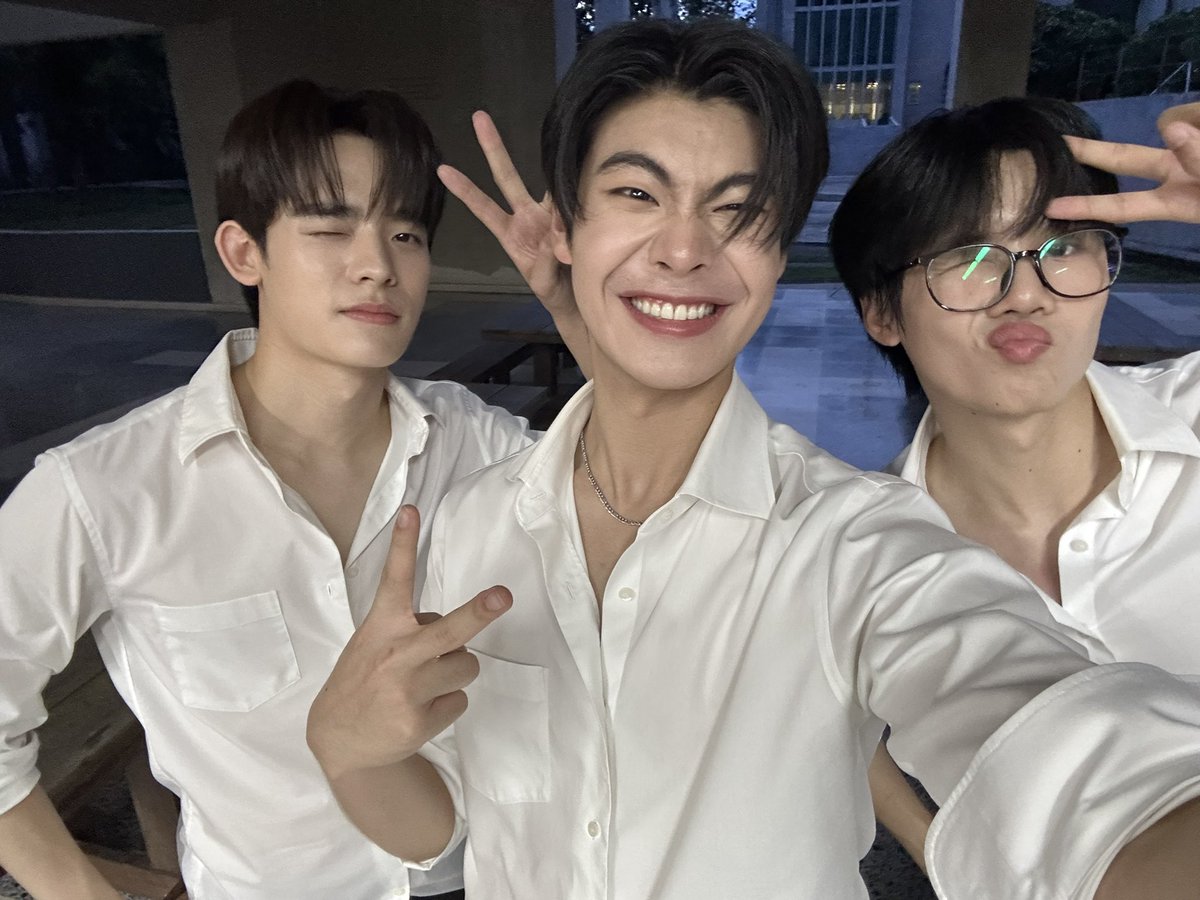 tthi_eks's tweet image. โต้ง ฉิน คิม ฝันดีทุกคนคืนนี้คราฟ🌙✨
Duang With You Q2
#ด้วงQ2แล้วนะเธอ