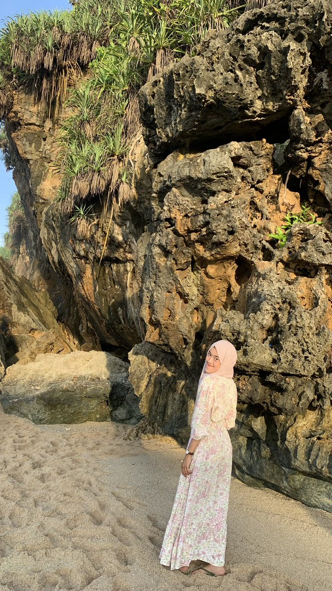 zzscratch's tweet image. need vitamin sea🦀🦈🦞🛥️🐙🐚🌊🌴