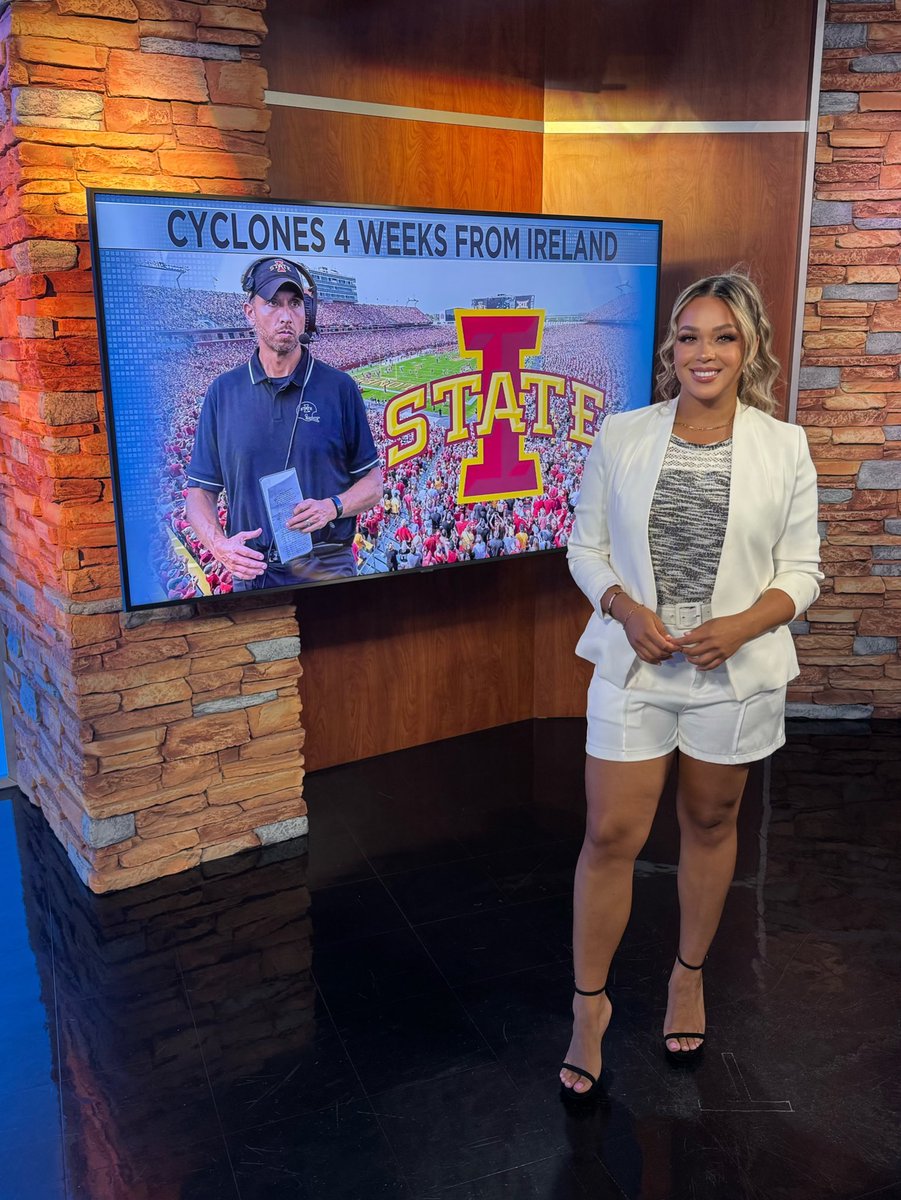rayagurl77's tweet image. Guys I’m officially in my sports anchoring era‼️🏈 🙌🏽🥹 God is so good!!