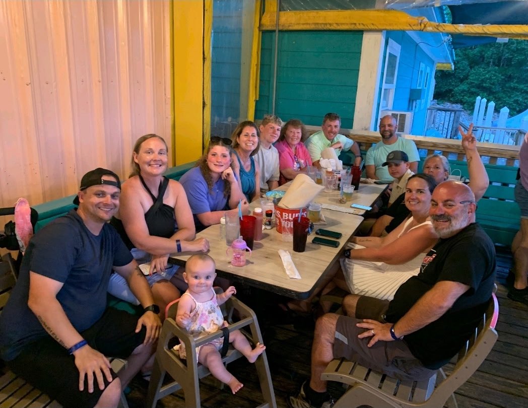 18uGrantDawgsLC's tweet photo. Team dinner! Thank you to all the families who support us, none of this would be possible without you! https://t.co/Y7MquvVpJL