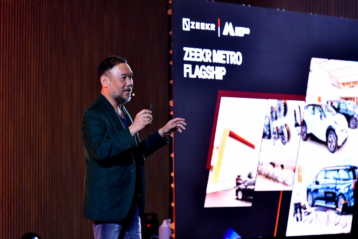 prjipata's tweet image. เมโทร กรุ๊ป เปิด ZEEKR Metro Flagship บางนา กม.5 ชูประสบการณ์กว่า 70 ปี เติมเต็มความเชื่อมั่นตลาดรถอีวีไทย

“บดินทร์ บุญวิสุทธิ์” ผู้บริหาร “เมโทร กรุ๊ป” ต่อยอดธุรกิจรุกตลาดยานยนต์ไฟฟ้าระดับพรีเมียม เป็นตัวแทนจำหน่าย ZEEKR เปิดโชว์รูมและศูนย์บริการ สาขาบางนา…