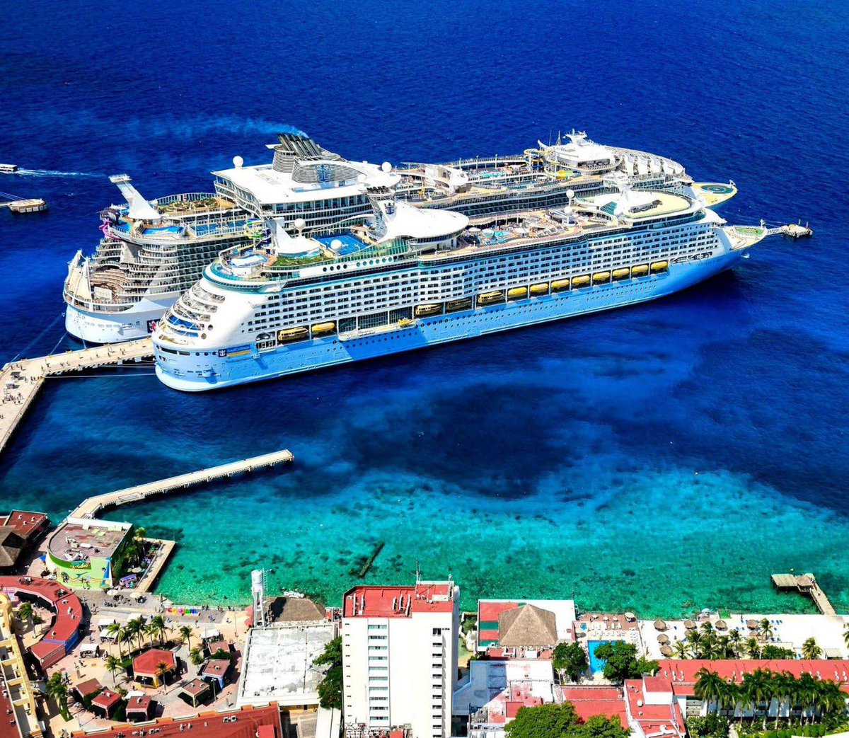 SECTUR_mx's tweet image. #Comunicado Sectur 📣
En 1er semestre del año arribaron a México 5.6 millones de pasajeros en crucero; 8.4% más que en 2024. ✨📊
La Secretaria de Turismo, @josefinarodzam, informó que, de enero a junio, se registraron 1,639 arribos de cruceros en los puertos del país, un 7.8%…