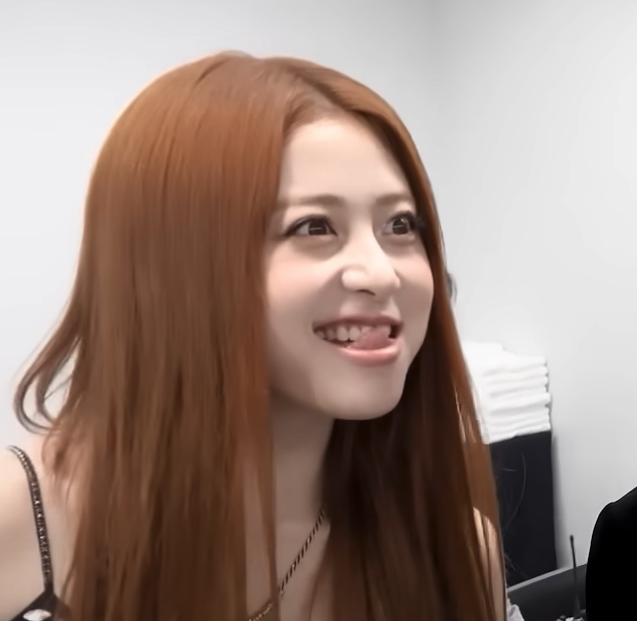 This is my sassy pop culture dream girl #Yunjin from the #KPOP group #LE_SSERAFIM… and THIS is how she’s Yunjin’ing her way through the industry... and straight into my heart!!! 👊😝❤️