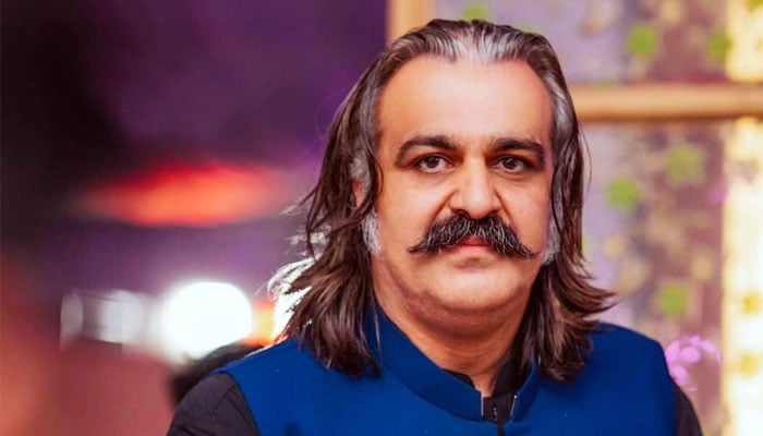 ShakirAwan88's tweet image. 1 جان = 1 کروڑ
وادی تیرہشہداء کے لیے 1 کروڑ اور زخمیوں کے لیے 25 لاکھ روپے فی کس امداد دی جائے گی، علی امین گنڈاپور