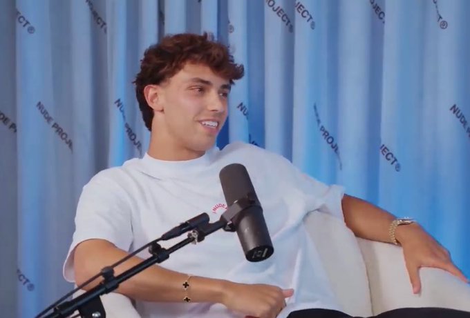 TeamCRonaldo's tweet image. ‼️🎙️ Joao Felix :

&quot;Cristiano Ronaldo deserves to win the World Cup. We have to do everything to help him achieve this. It&apos;s his dream. The only title he&apos;s missing.&quot; 🔙