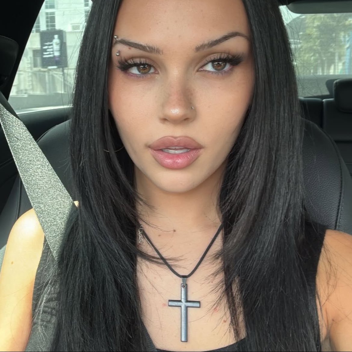 hearmxout's tweet image. OH WOWWWWWW @MaggieLindemann okay but teach us your ways