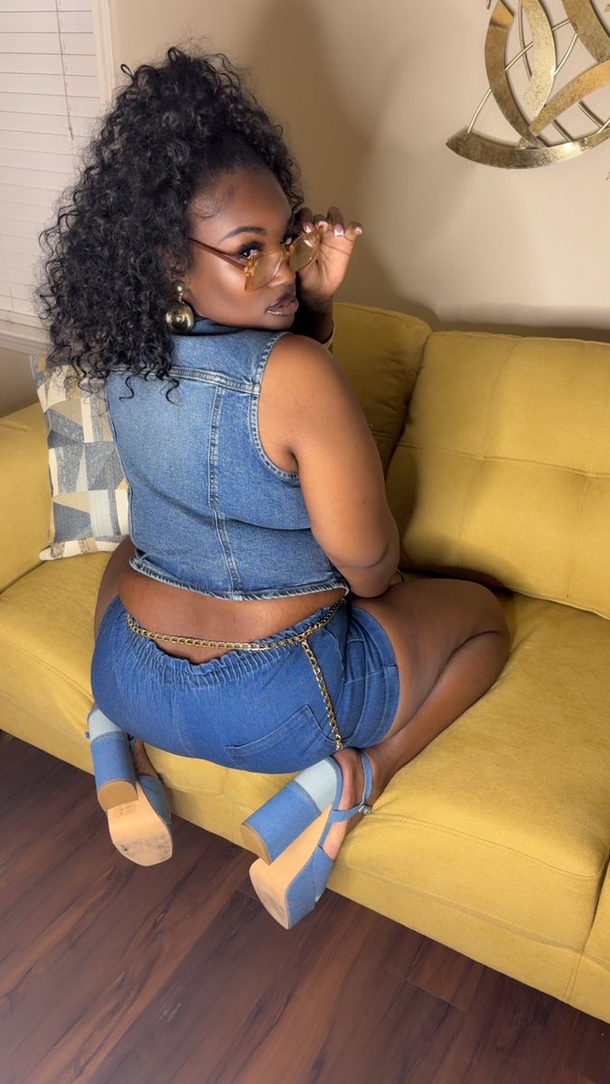 thebiggestdeal_'s tweet image. LIFE STILL LIFIN’—HOES STILL MAD 😝