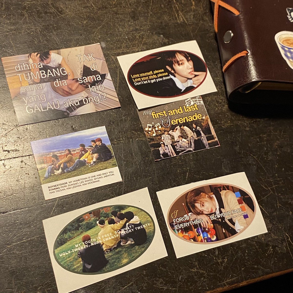 0___0cat's tweet image. ini stiker keren dari kak @fvocrime, kemarin aku minta 5 loh kak kurang banget cmn satu gini