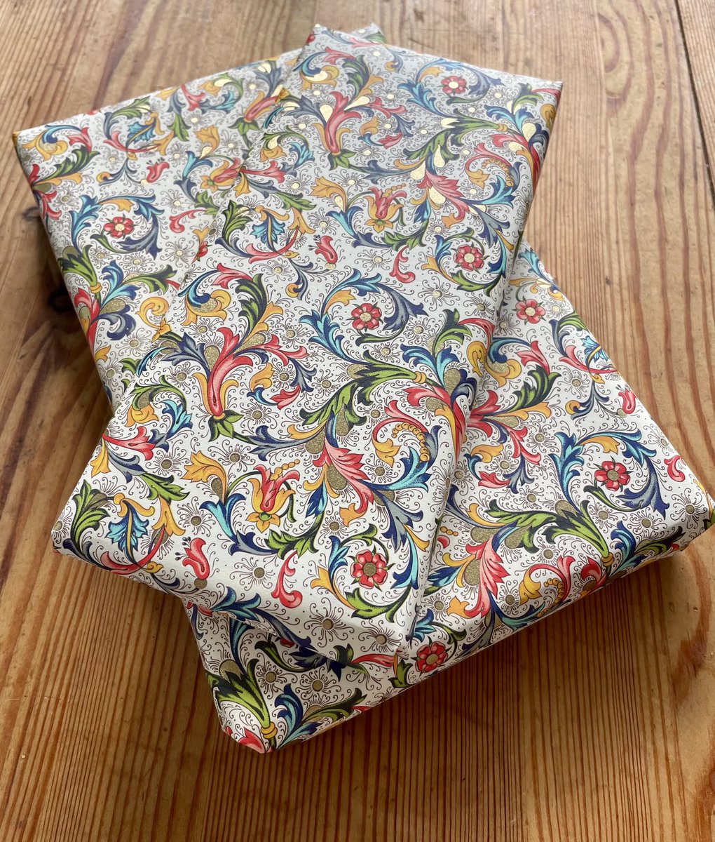 Silabrei's tweet image. Ich liiiebe Geschenke 🥰