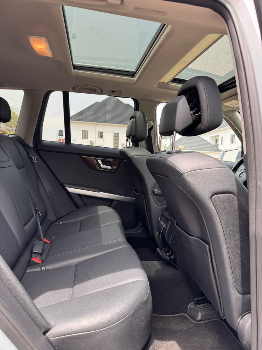 Automall_ng's tweet image. Foreign used Mercedes Benz GLK350 2010 model
Price:17.5m
Duty: paid
Location: Kaduna
#BigBrotherNaija
@__yellows @abujastreets
Retweet pls馃檹