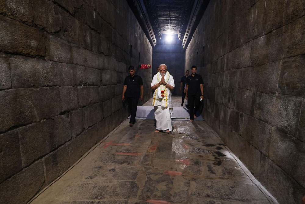 Openthemag's tweet image. #Cholas in the Crosshairs: #NarendraModi’s invocation of a medieval ballot system taps into a deeper battle for Tamil history.
openthemagazine.com/feature/cholas…