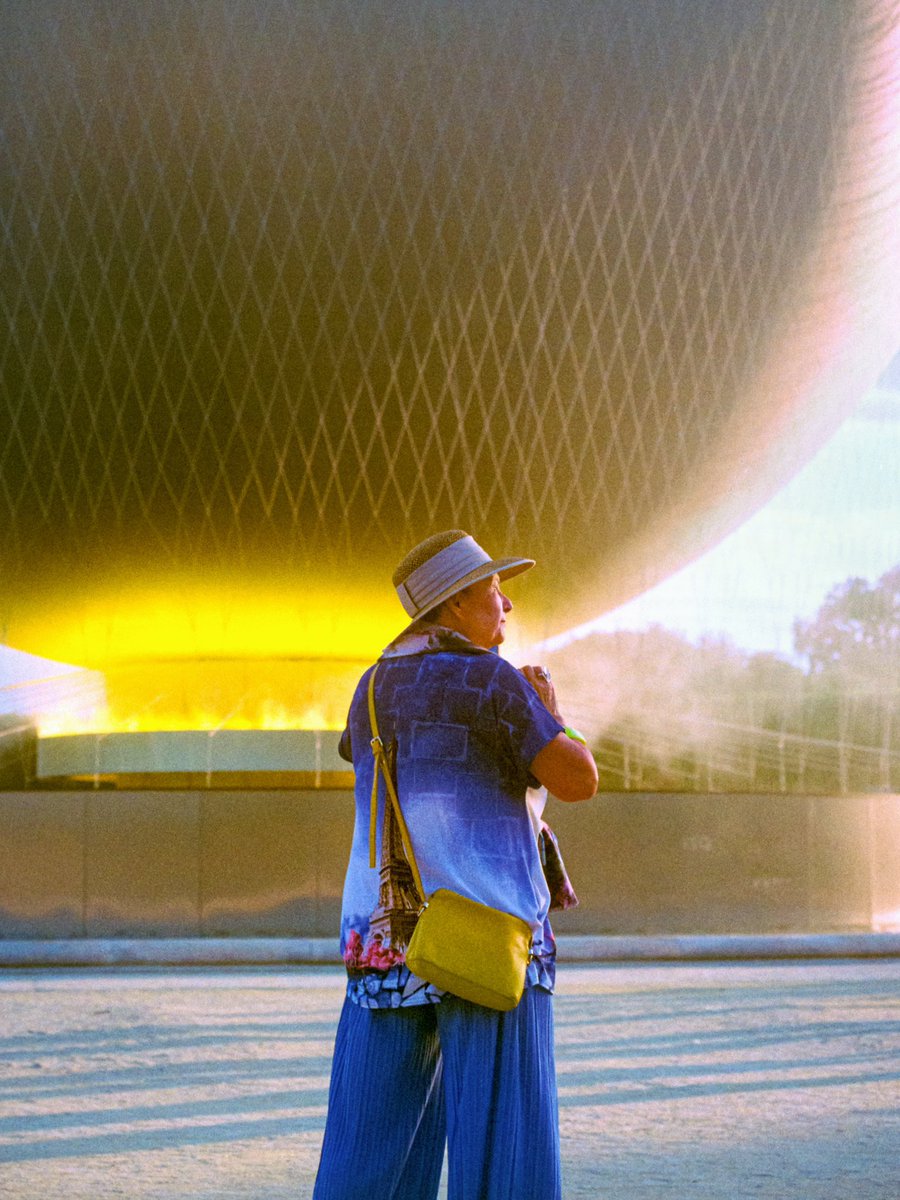 maximevisticot's tweet image. Encore un peu de ma série sur la vasque olympique à Paris 🎞️✨