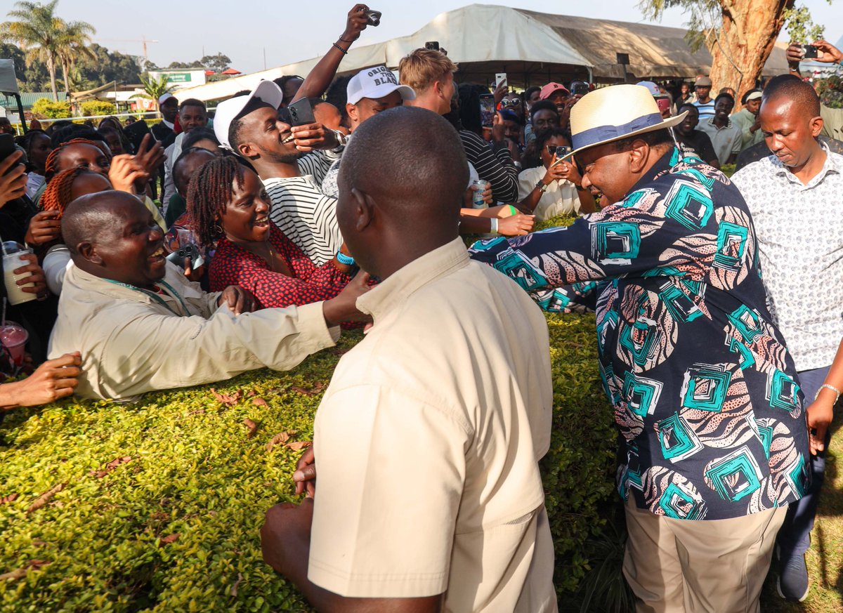 4thPresidentKE's tweet image. Former President Uhuru Kenyatta today joined racing enthusiasts at the Ngong Racecourse to celebrate the champions of the 2024–2025 season. The event also featured the thrilling final race of the season, marking a memorable close to the racing calendar.
