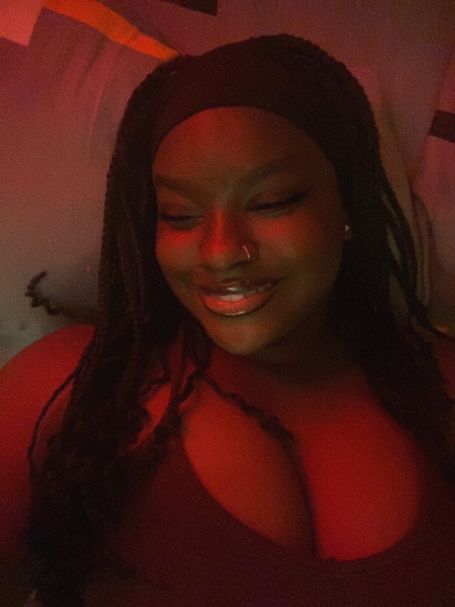 debauraaa's tweet image. You don smile today?