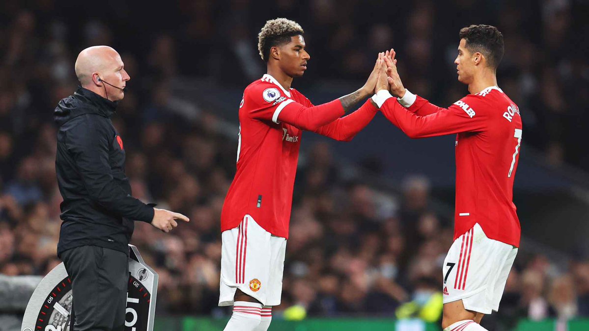 ARGLEGEND1's tweet image. معلومة 🚨

راشفورد كان مع اليونايتد في فترة سولشاير متألق وكان مستواه يرتفع تدريجياً 

📍في موسم 19/20 ساهم مع مانشستر بـ 34 هدف (سجل 22 وصنع 12) 
كان ترتيب اليونايتد المركز الثالث في الدوري 

📍في موسم 20/21 ساهم مع مانشستر بـ 39 هدف (سجل 21 وصنع 18) 
كان ترتيب اليونايتد المركز…