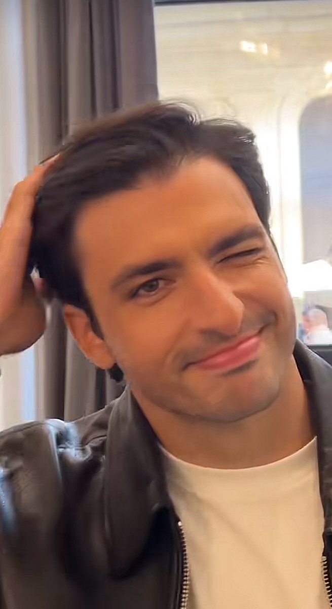 VERSAINZNORRIS's tweet image. he’s so dreamy and cute 😩🤍
