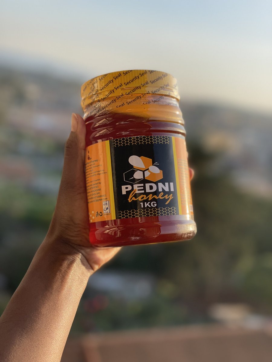 Nzula_m's tweet image. Guys, I’m selling honey, please buy🥹
“Mkinisupport naeza enda mbali, aloo!”😂🫵🏾