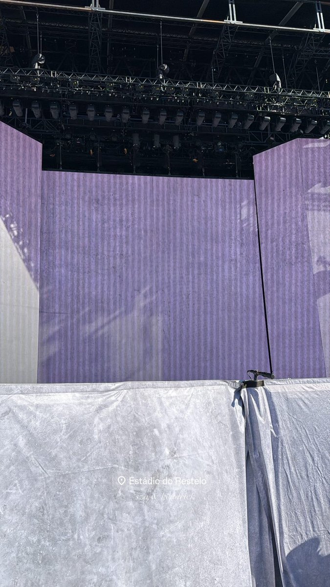 _positions__'s tweet image. BARRIER FOR SZA AHHHH