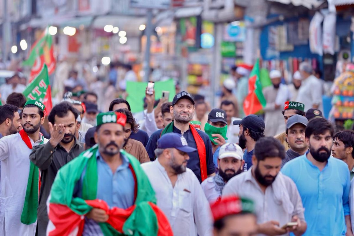 IKTodayPk's tweet image. “آج آپ کا ساتھ کیا ہوا؟ نکلو پاکستان کی خاطر، نکلو اپنی بچوں کی مستقبل کی خاطر۔ اگر آپ متحد نہیں ہوں گے تو روزانہ آپ کو اسی طرح مارا جائے گا!

شکریہ چارسدہ

#FreeImranKhanNow