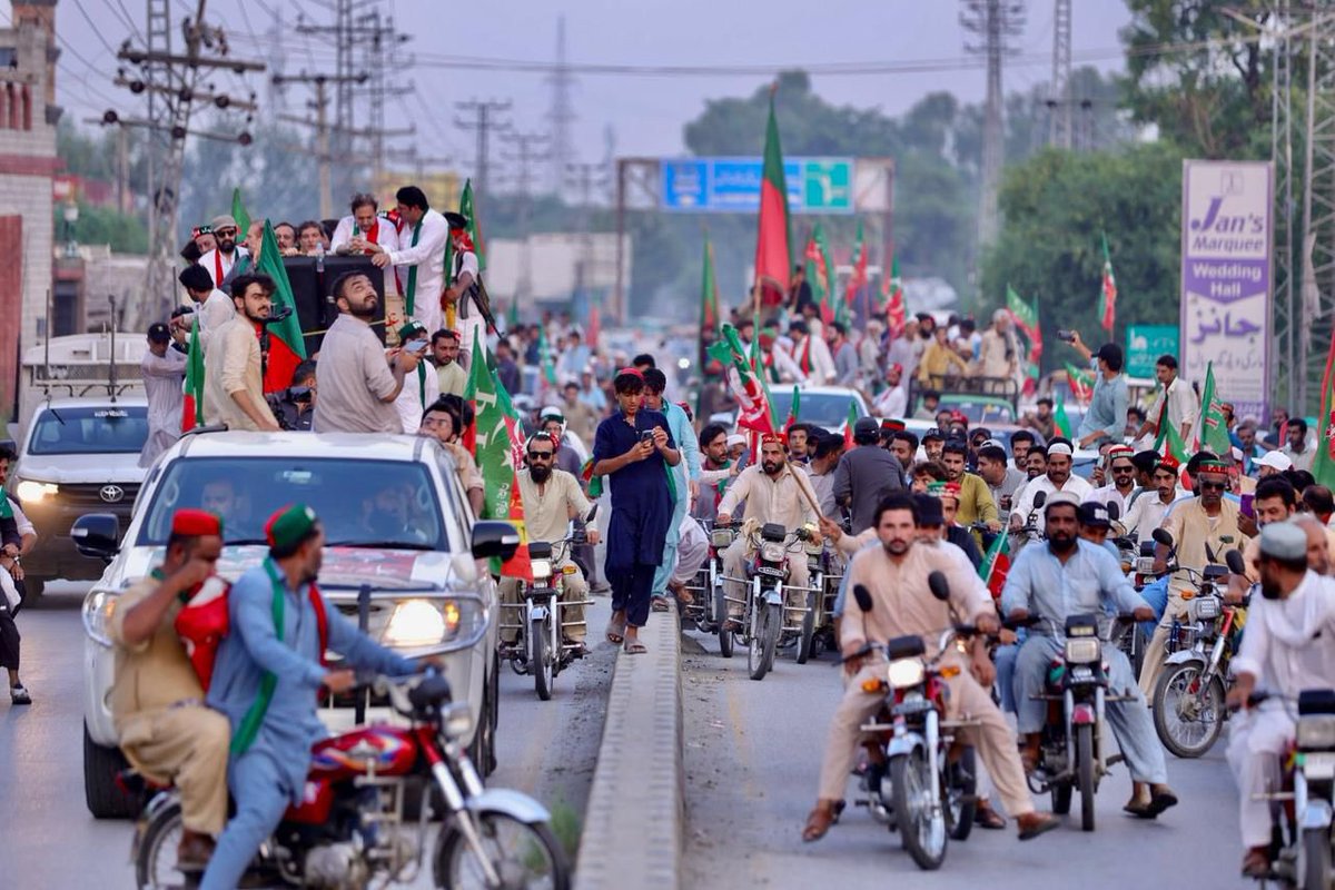 IKTodayPk's tweet image. “آج آپ کا ساتھ کیا ہوا؟ نکلو پاکستان کی خاطر، نکلو اپنی بچوں کی مستقبل کی خاطر۔ اگر آپ متحد نہیں ہوں گے تو روزانہ آپ کو اسی طرح مارا جائے گا!

شکریہ چارسدہ

#FreeImranKhanNow
