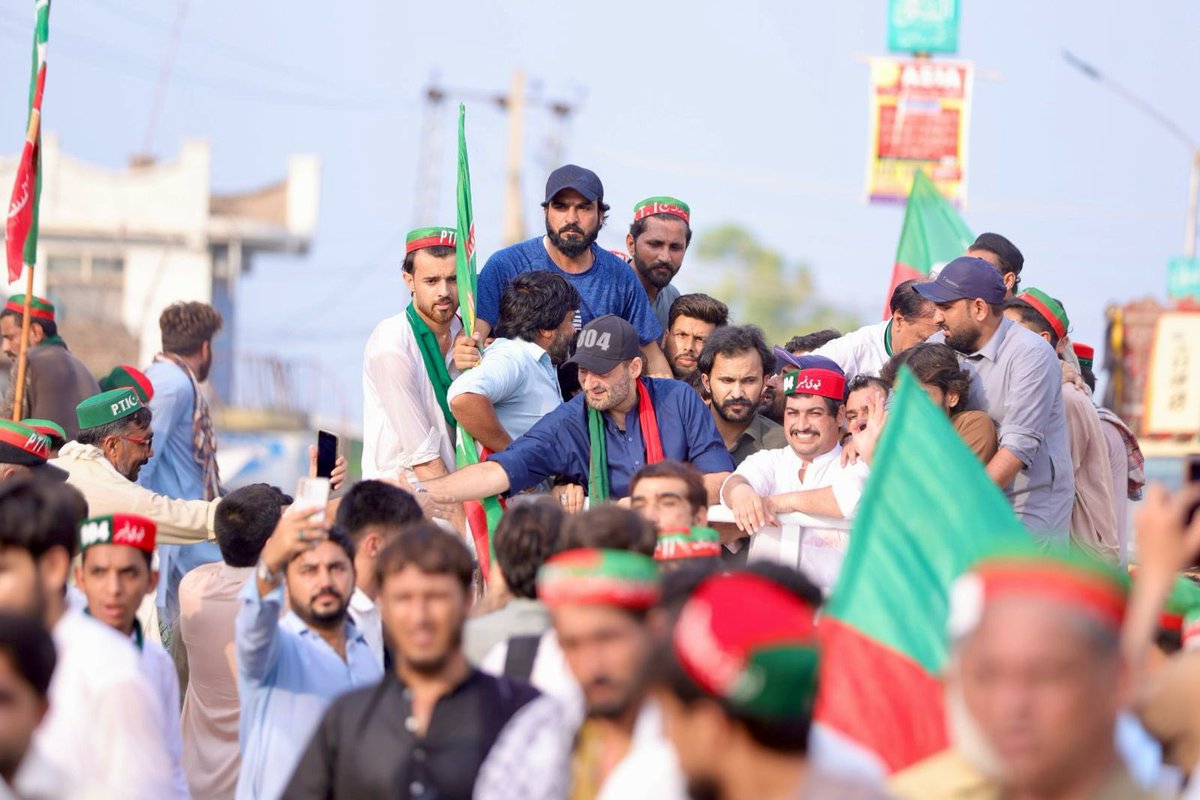 IKTodayPk's tweet image. “آج آپ کا ساتھ کیا ہوا؟ نکلو پاکستان کی خاطر، نکلو اپنی بچوں کی مستقبل کی خاطر۔ اگر آپ متحد نہیں ہوں گے تو روزانہ آپ کو اسی طرح مارا جائے گا!

شکریہ چارسدہ

#FreeImranKhanNow