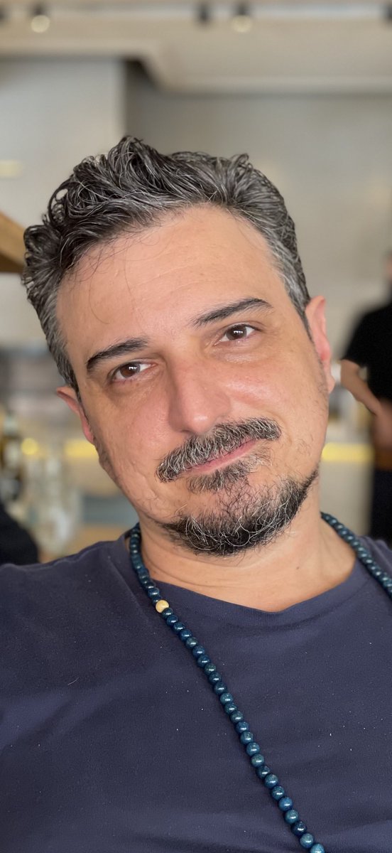 CLECCIO's tweet image. Meu marido é gato! 🤣🤣🤣🤣🤣