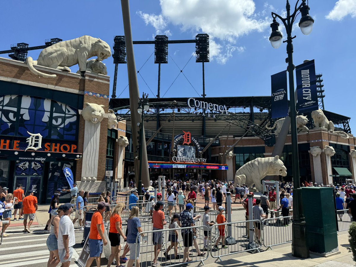 peters8620's tweet image. Please Lord let the Tigers win today