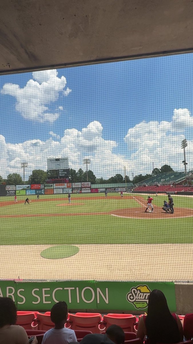 Thrill21's tweet image. Way too hot out here.