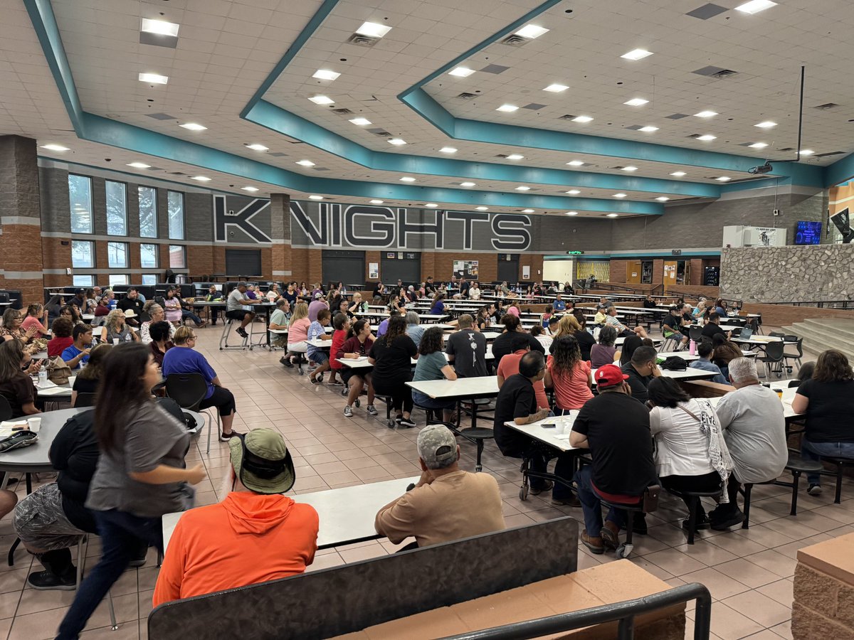 ignacior38's tweet image. This week, we kicked off the year by welcoming back our amazing teachers & staff with capacity-building sessions across LCPS! Topics were driven by staff feedback & data—relevant, meaningful, and focused on student success. Here’s to a great school year! @LCPSnet