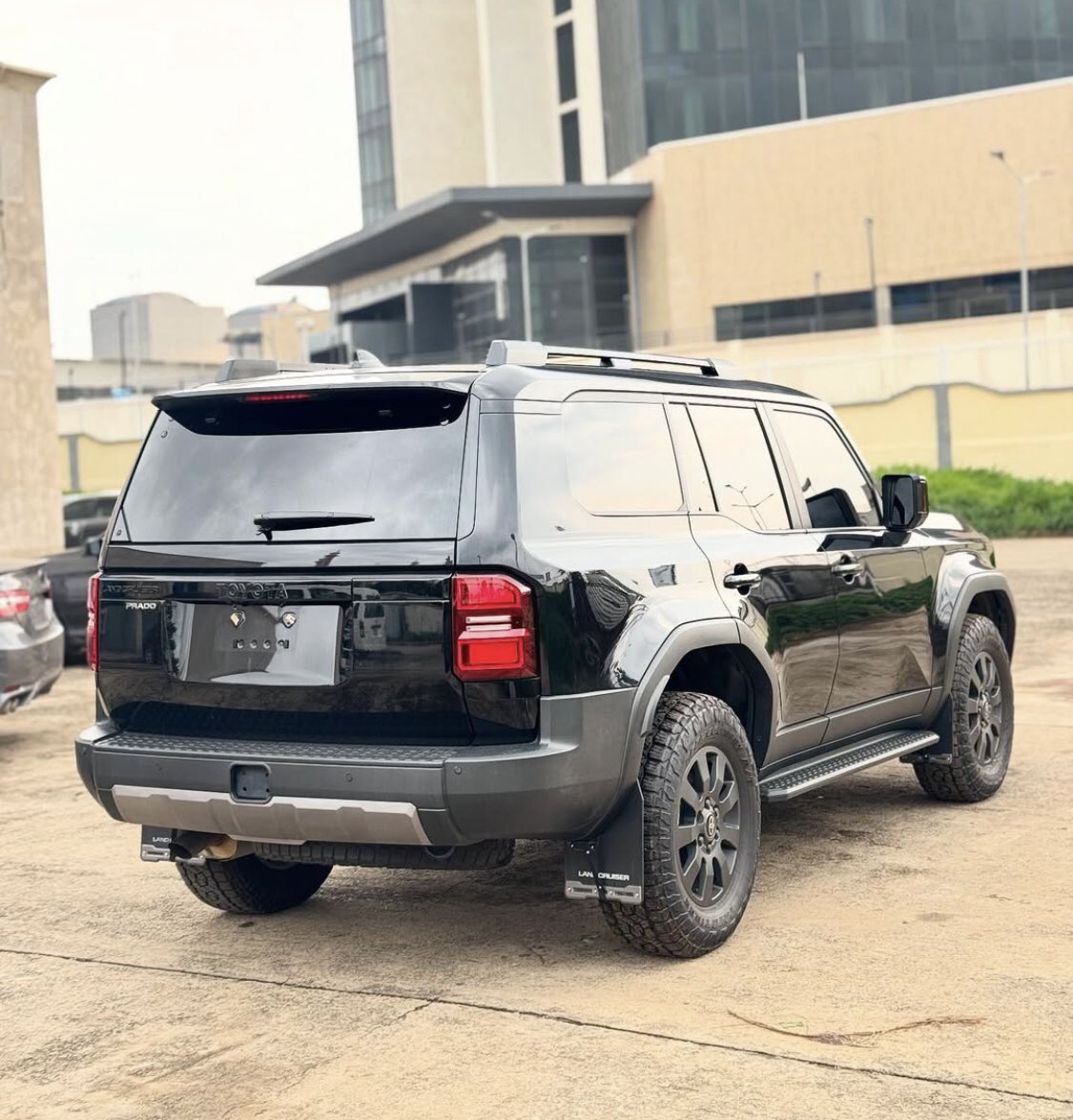 Automall_ng's tweet image. Toyota Land Cruiser Prado
Price:128m
Location: Abuja
@abujastreets @__yellows
Retweet pls馃檹