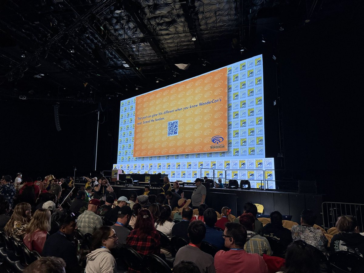 VideoShane (@realvideoshane) on Twitter photo We made it into the world famous Hall H to hear the legendary George Lucas speak! 11 hours of waiting in lines. Can’t wait! Just us and 6500 of our closest friends. It’s been an incredible comic-con weekend, one I’ll never forget. <a href="/Comic_Con/">Comic-Con International</a> <a href="/GeorgeLucasILM/">George W Lucas</a> We made it into the world famous Hall H to hear the legendary George Lucas speak! 11 hours of waiting in lines. Can’t wait! Just us and 6500 of our closest friends. It’s been an incredible comic-con weekend, one I’ll never forget. <a href="/Comic_Con/">Comic-Con International</a> <a href="/GeorgeLucasILM/">George W Lucas</a>